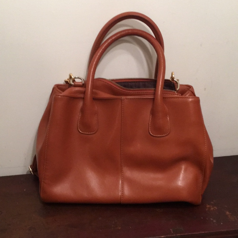 Elegant Tan Satchel with Gold Hardware